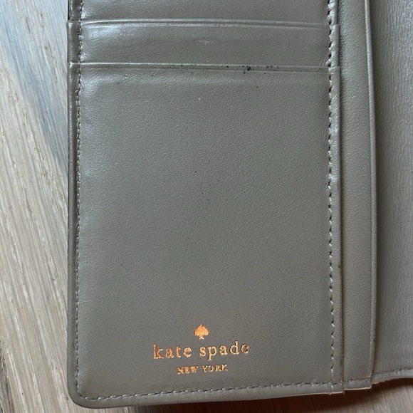 Kate Spade wallet rare - Picture 10 of 10
